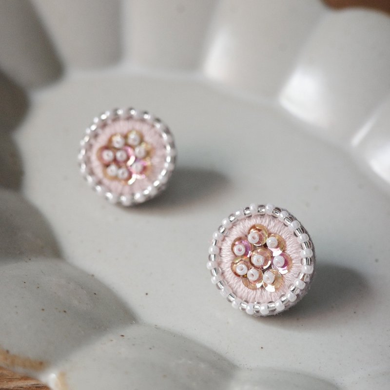 圆圆的刺绣耳环 手缝 刺绣 珠绣 新手ok【1人成团】文化币 - 编织/羊毛毡/布艺 - 棉．麻 