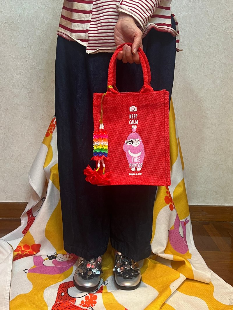 香港原创Alpha and Billy 红麻袋连泰式挂件 小 - 手提包/手提袋 - 棉．麻 红色