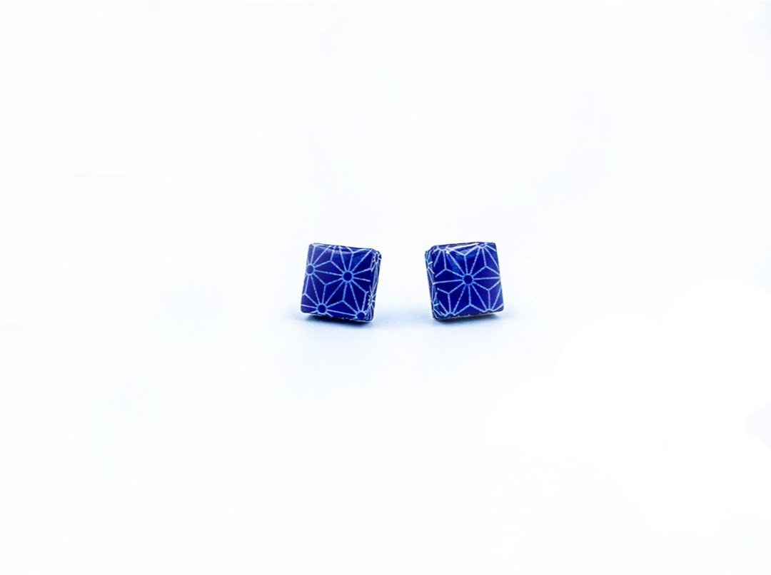Japanese tile earrings - 耳环/耳夹 - 树脂 