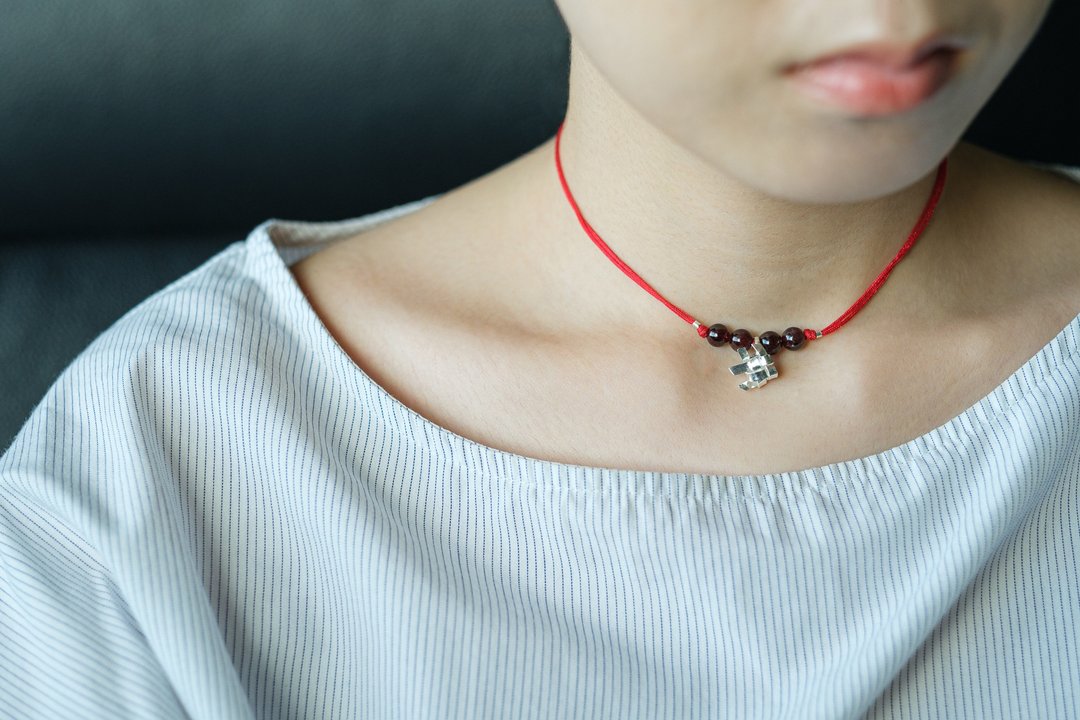 Garnet Lucky charms RED bracelet or necklace - 手链/手环 - 石头 红色
