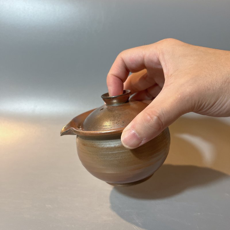 柴烧玫瑰金手握盖杯  / 小平凡手作 - 茶具/茶杯 - 陶 