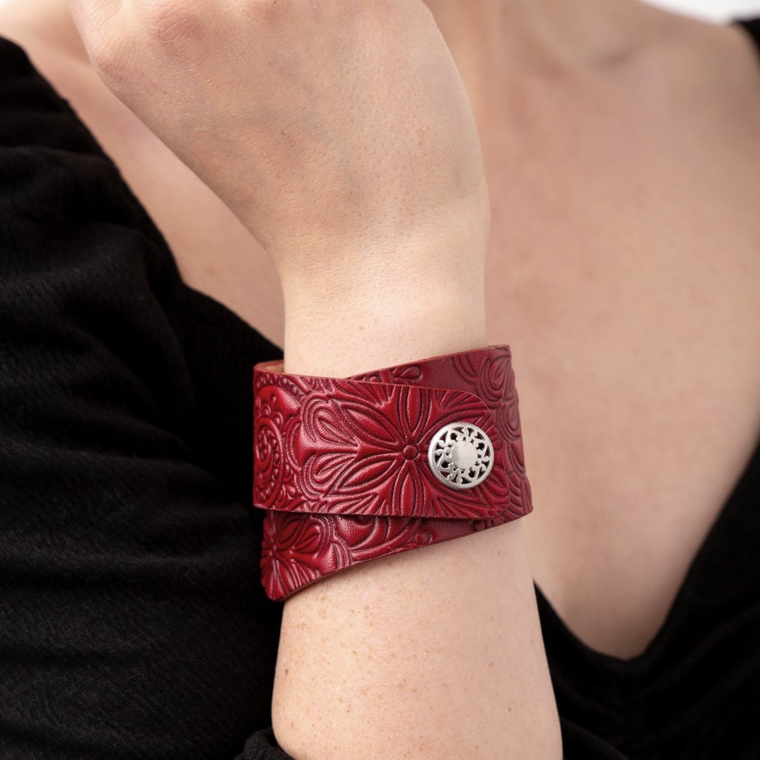 Dark Red Leather Cuff Bracelet for Women, Width 4 cm - 手链/手环 - 真皮 红色