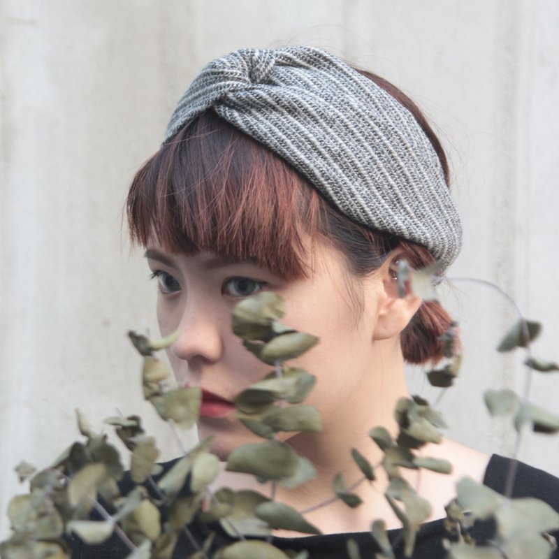 温暖秋冬款　灰西装绅士　灰白条纹　柔软围巾布　手工十字发带 - 发带/发箍 - 聚酯纤维 灰色