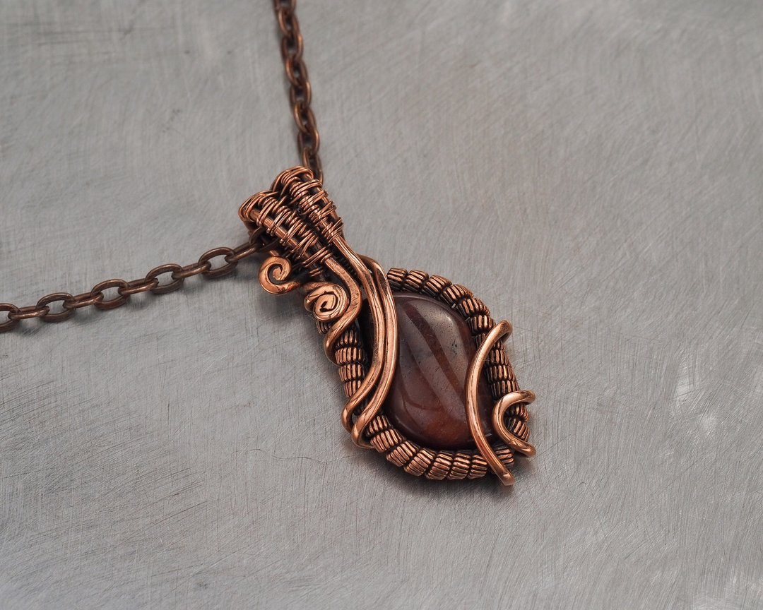 Small Bull Eye Pendant Necklace / Antique Style Wire Wrapped Copper Jewelry - 项链 - 宝石 多色