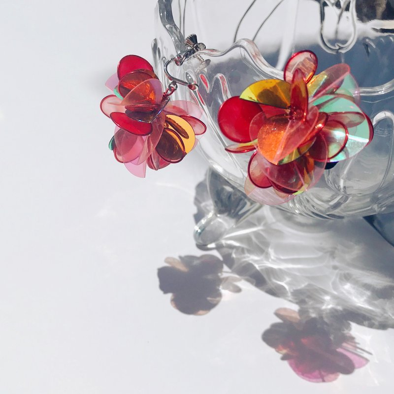 <绣球花.霓虹款>造型手工设计树脂耳环/earring/accessories - 耳环/耳夹 - 纸 红色
