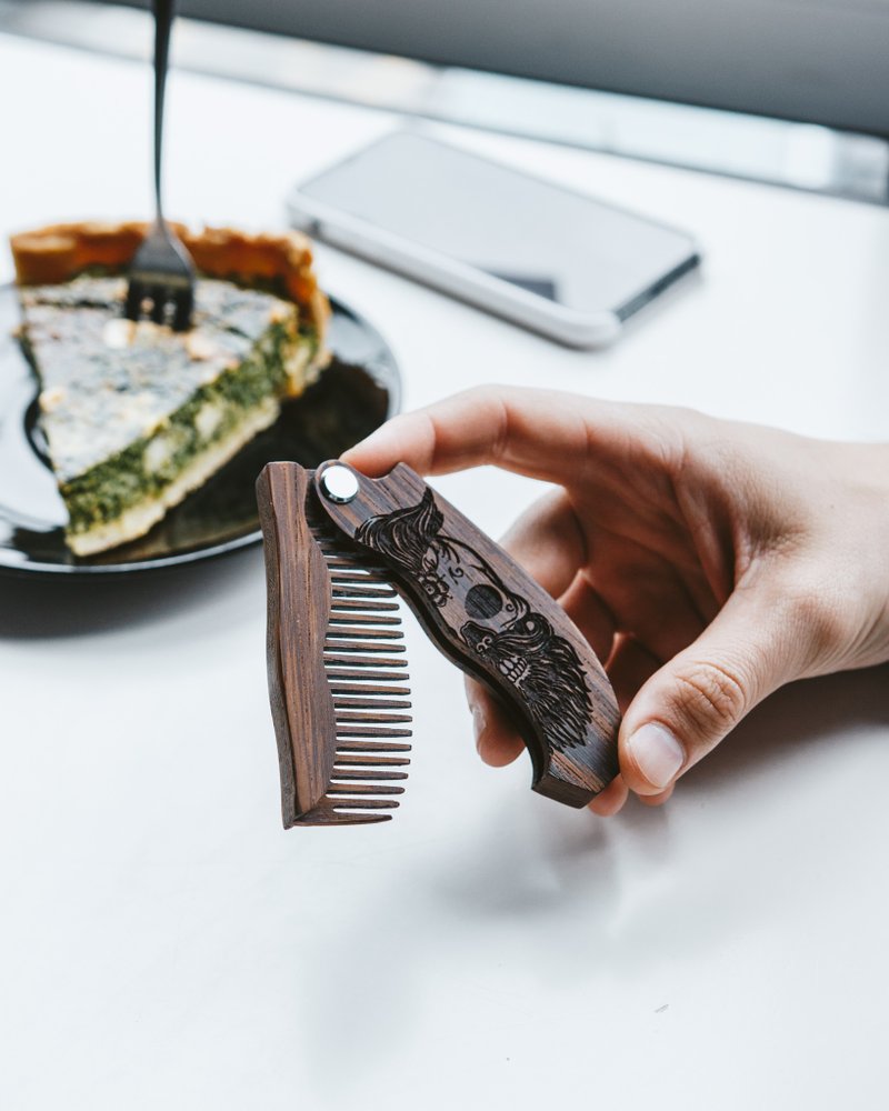 Personalized Gifts for Him, Wooden Beard Comb, Beard Care, Fathers Day Gift - 其他 - 木头 咖啡色