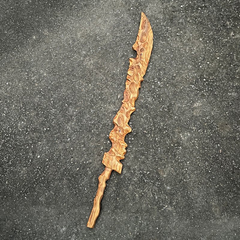 我贩剑　巨妖刀　咖喀得阔漪　艺术木刀　手工木剑　巨刀　魔剑 - 摆饰 - 木头 咖啡色