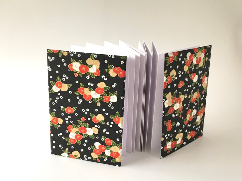 御朱印帐 - 椿花图样友禅和纸 - 笔记本/手帐 - 纸 黑色