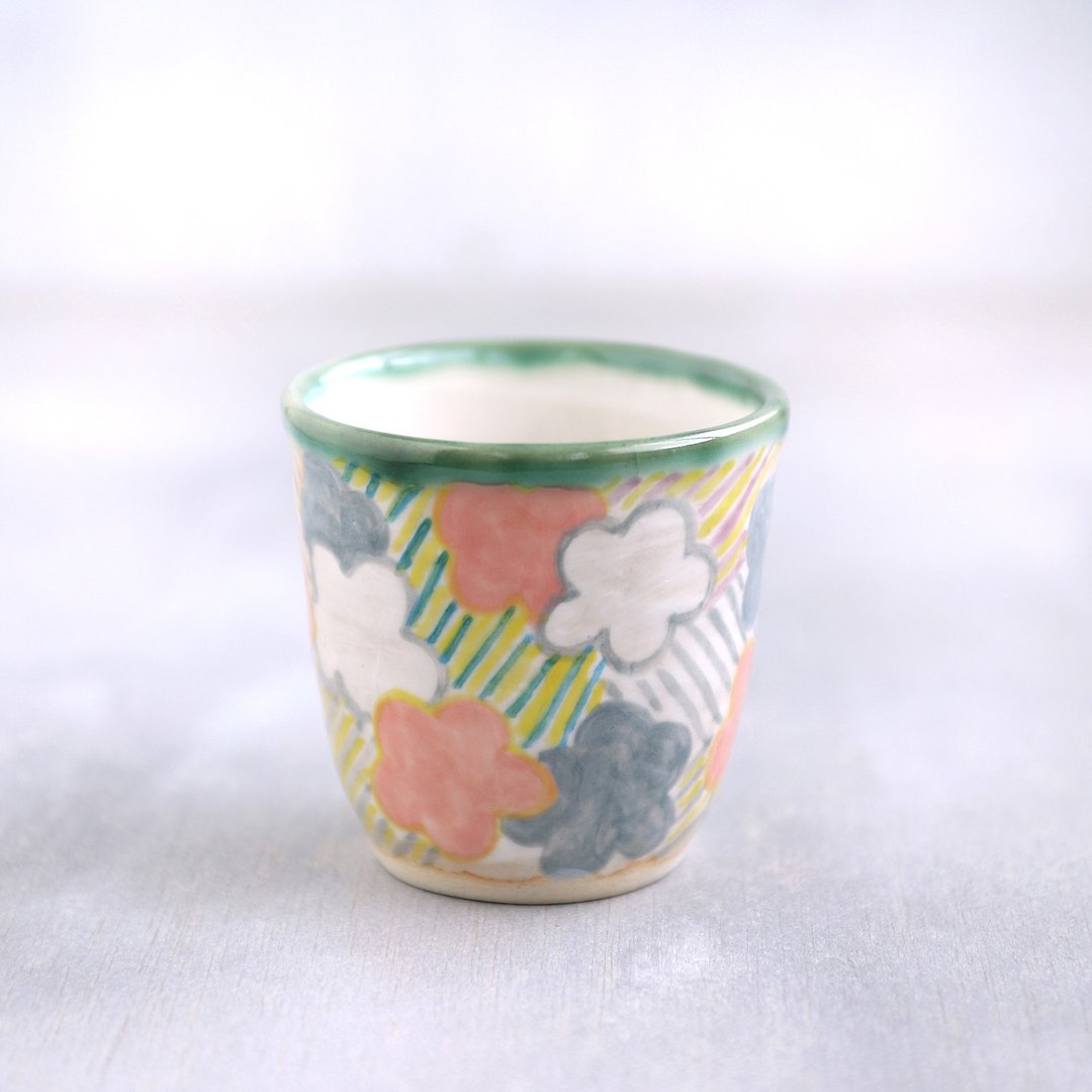 Plum flower scattering diagonal line picture cup/gray - 其他杯子 - 陶 银色
