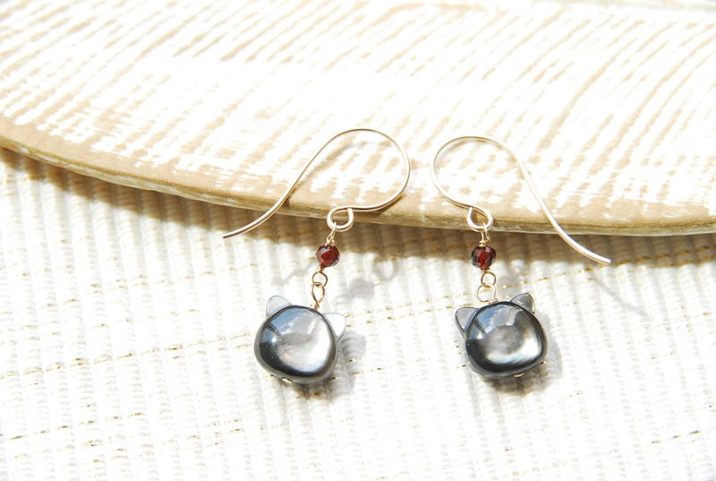 Black cat earrings Black butterfly shell 14kgf - 耳环/耳夹 - 贝壳 黑色
