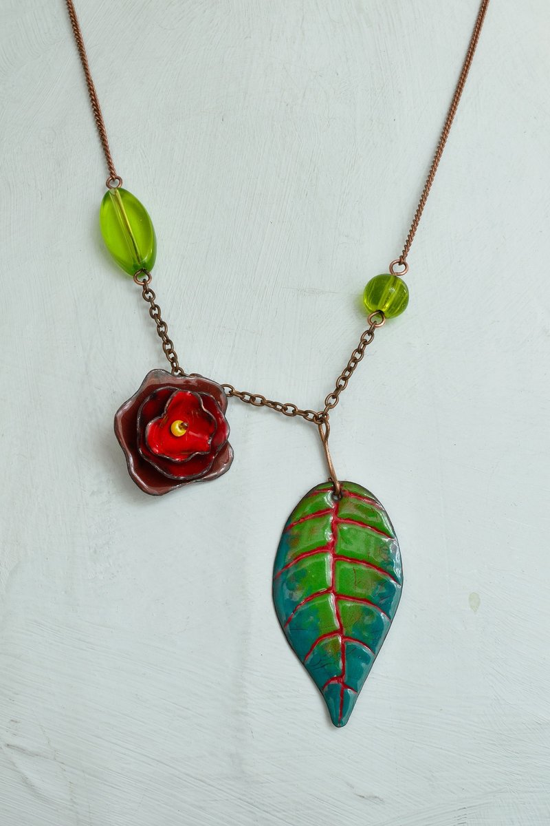 Rose Enamel Necklace, Red Rose Necklace, Rose Jewelry, Flower Necklace, Leaf Necklace, Flower Jewelry, Rose Arbour, Garden Jewelry, Elegant Rose Necklace, Romantic Rose Neckace, - 项链 - 珐琅 红色