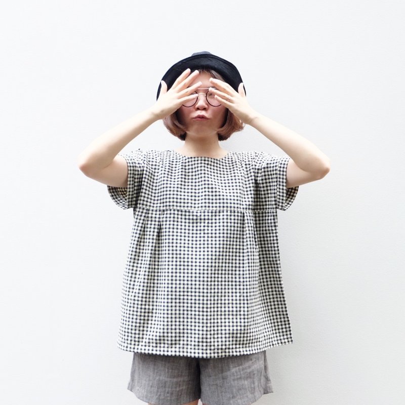 Laura Top : Black Grid - 女装上衣 - 棉．麻 黑色