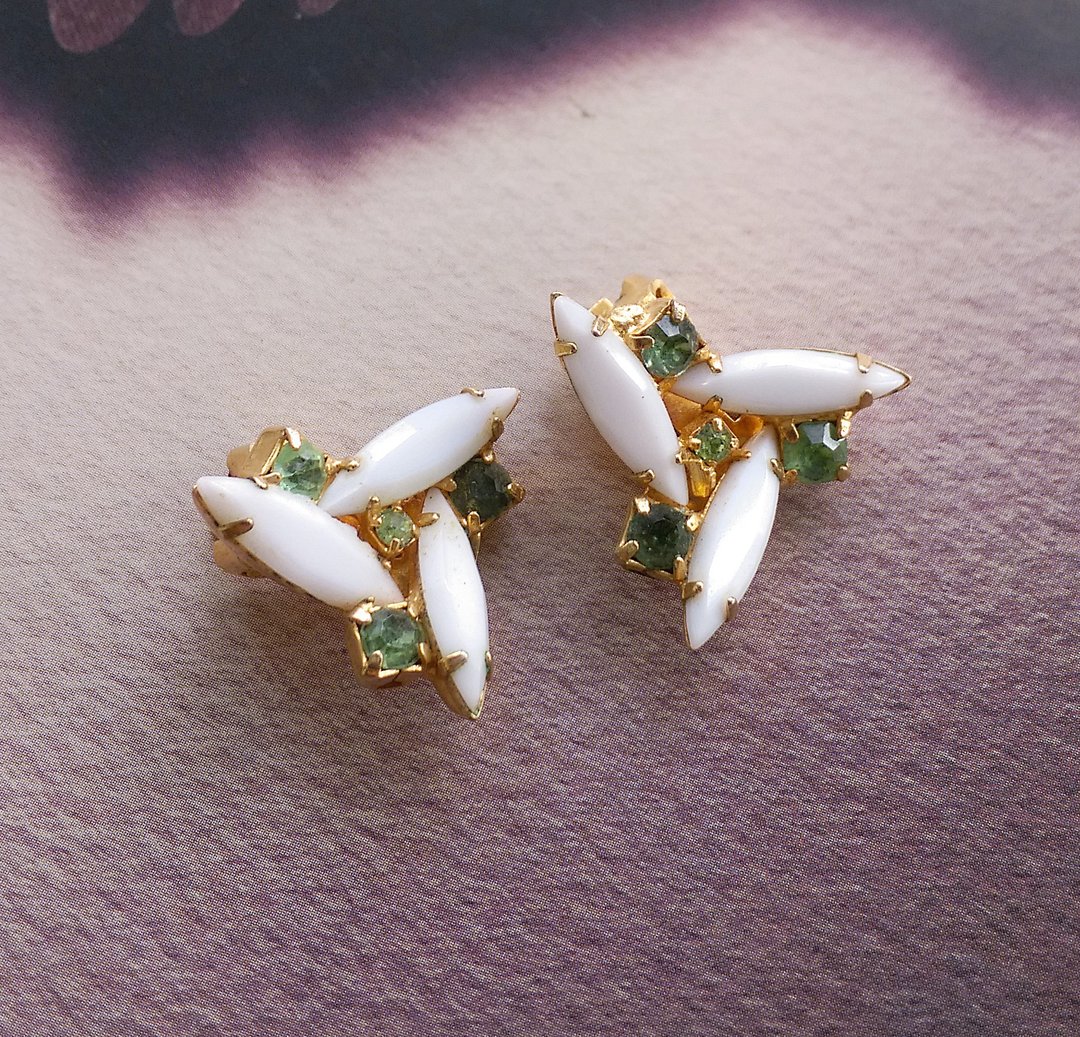 【西洋古董饰品 】白色调 优美 长马眼钻 夹式耳环 - 耳环/耳夹 - 其他材质 金色