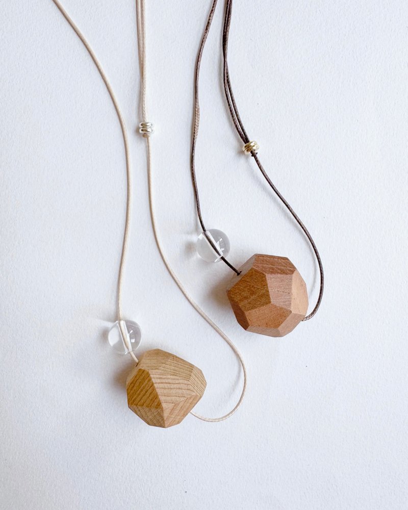 台湾原木角珠长项链-桧木/榉木vs白水晶 - 项链 - 木头 多色