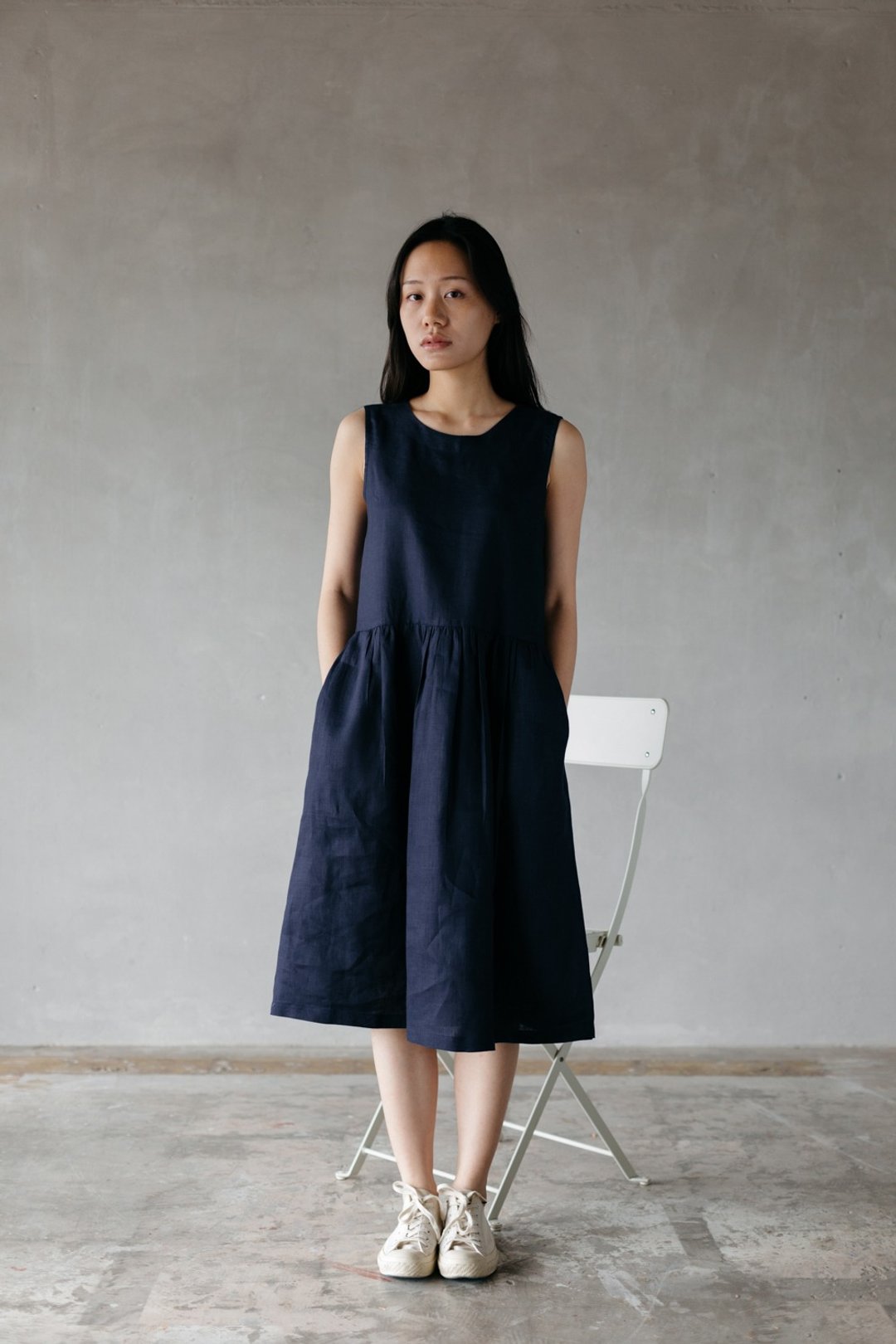 Linen Camisole dress with open back in Navy - 洋装/连衣裙 - 棉 蓝色