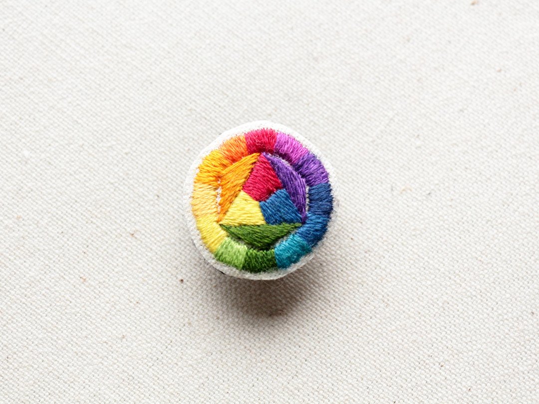 手工刺绣别针  Mini伊登色相环 色彩学 LGBTQ - 胸针 - 绣线 多色