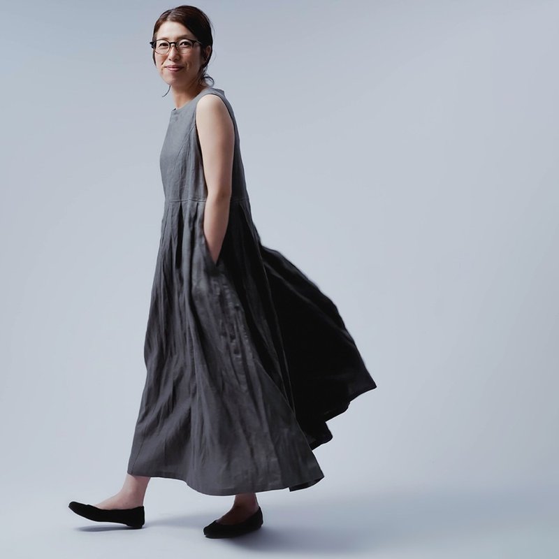wafu [Linen jumper skirt] Exciting silhouette Precisely calculated pattern magic / dark color a021b-nib1 - 洋装/连衣裙 - 棉．麻 灰色