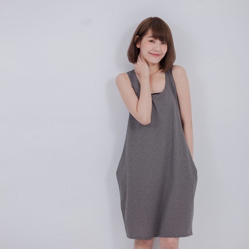 Lessie 条纹无袖口袋洋装/深灰细 - 洋装/连衣裙 - 聚酯纤维 黑色