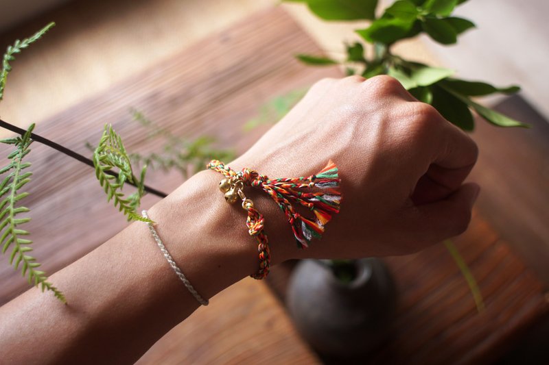 文化绊绳之旅【印度】 黄铜铃铛 - 手链/手环 - 棉．麻 多色