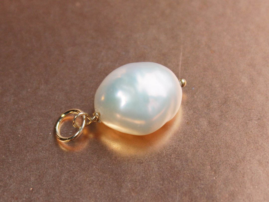 Baroque Pearl Charm, AAA Pearl Pendant - 耳环/耳夹 - 半宝石 白色
