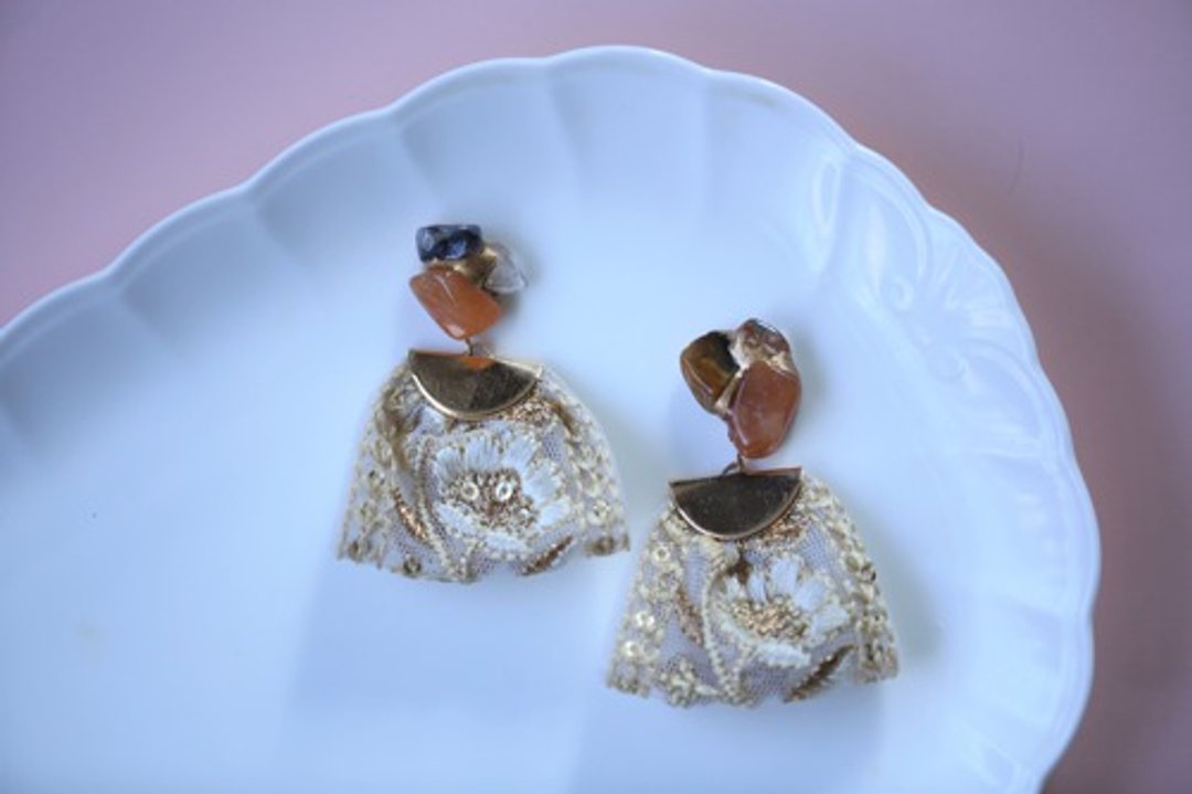 Kintsugi Natural Stone Clip-On + Indian Embroidery Orange Aventurine, Peter Sight, Himalayan Crystal - 耳环/耳夹 - 石头 橘色