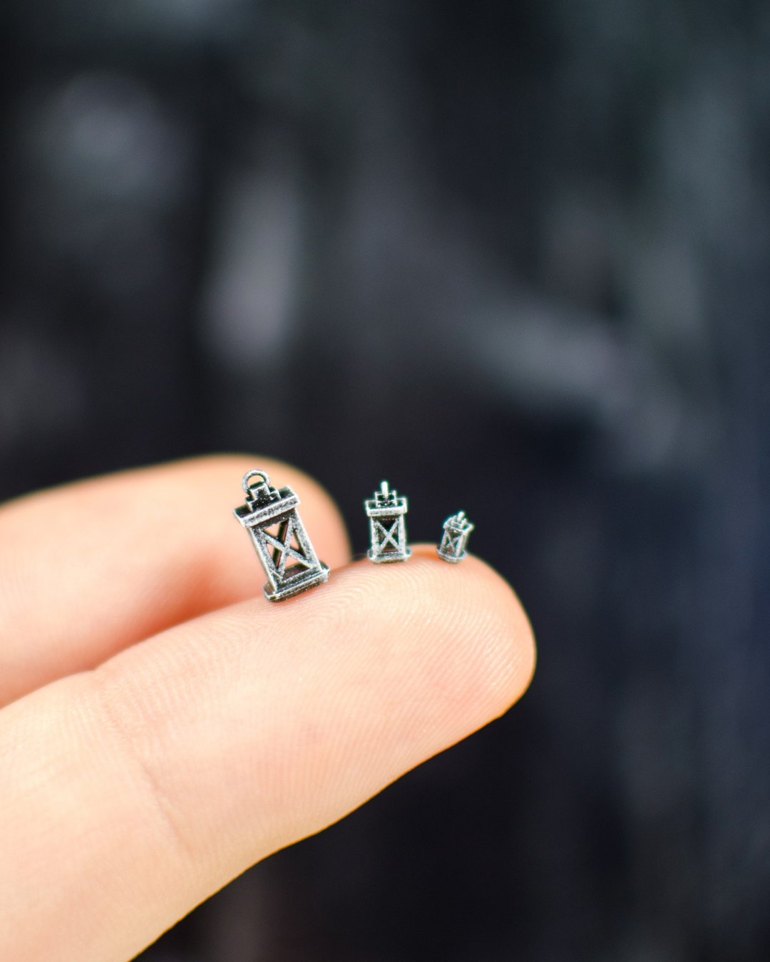 0.8 cm micro miniature lantern, Items for dollhouse and roombox - 其他 - 其他材质 灰色