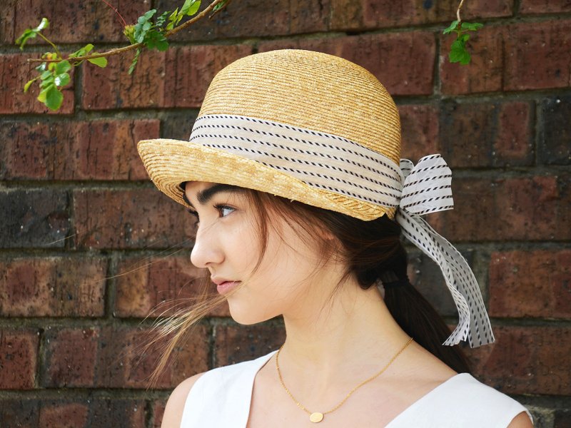 Short-Brimmed Straw Cap "Gigi" with Vintage Ribbon - 帽子 - 其他材质 卡其色