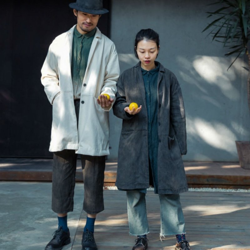 等風來 | 煙灰暖白兩色 天然植物染外套風衣  有機棉斜紋工裝質料 - 女装休闲/机能外套 - 棉．麻 灰色