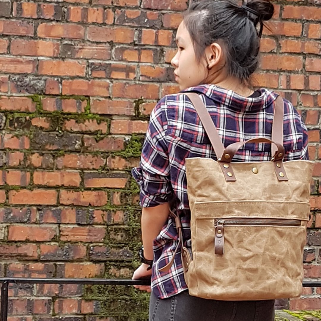 GENUINE LEATHER & WAXED CANVAS ZIPPER DRAWSTRING WOMEN BACKPACK - 后背包/双肩包 - 真皮 咖啡色