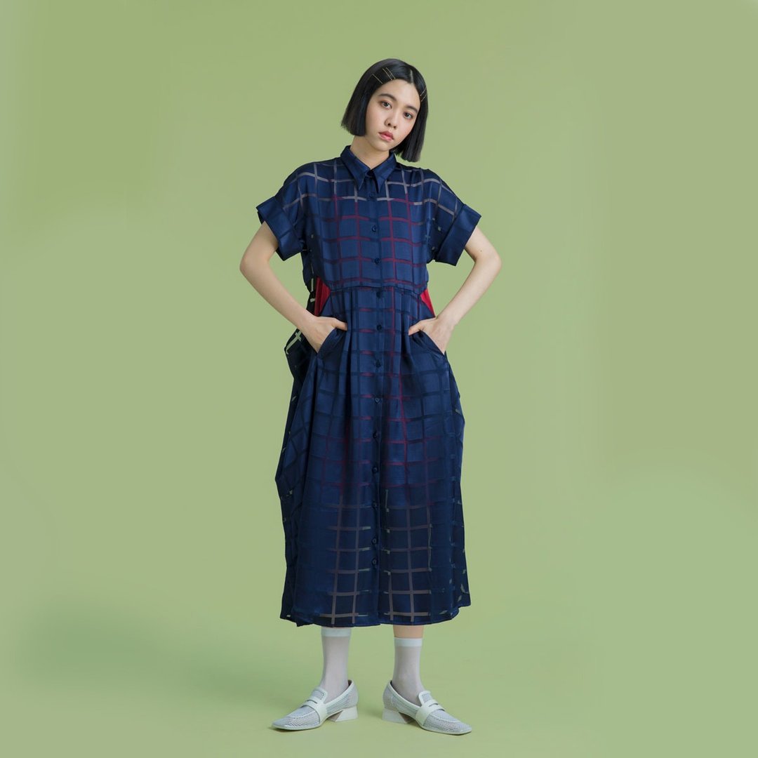 tan tan / 深蓝透明格子垂坠洋装 - 洋装/连衣裙 - 聚酯纤维 蓝色