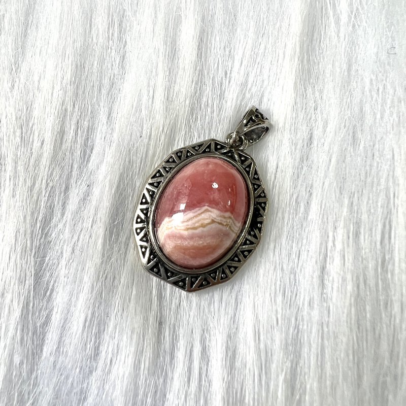 红纹石吊坠 | 水晶 | 吊坠 | 水晶吊坠 | 水晶饰物 - 项链 - 水晶 红色