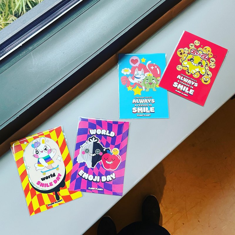 【POP ART插画名信片组合包一共4款 】 Happy Smiling - 卡片/明信片 - 纸 多色
