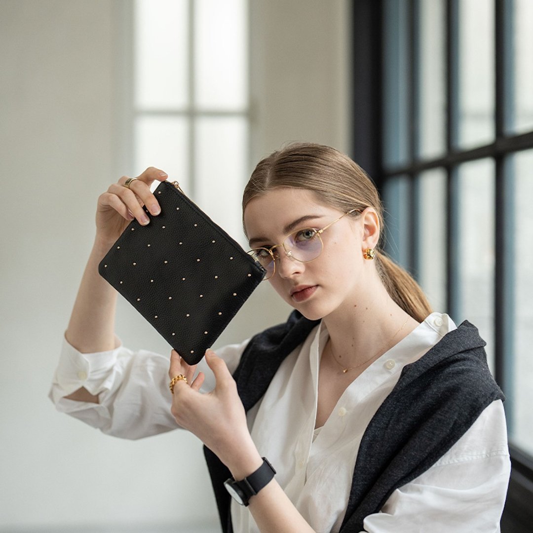 Genuine Leather Square Form Leather Pouch M Size Wallet Accessory Case Studs Black Japan Ladies HAYNI [Gold dot] - 化妆包/杂物包 - 真皮 黑色