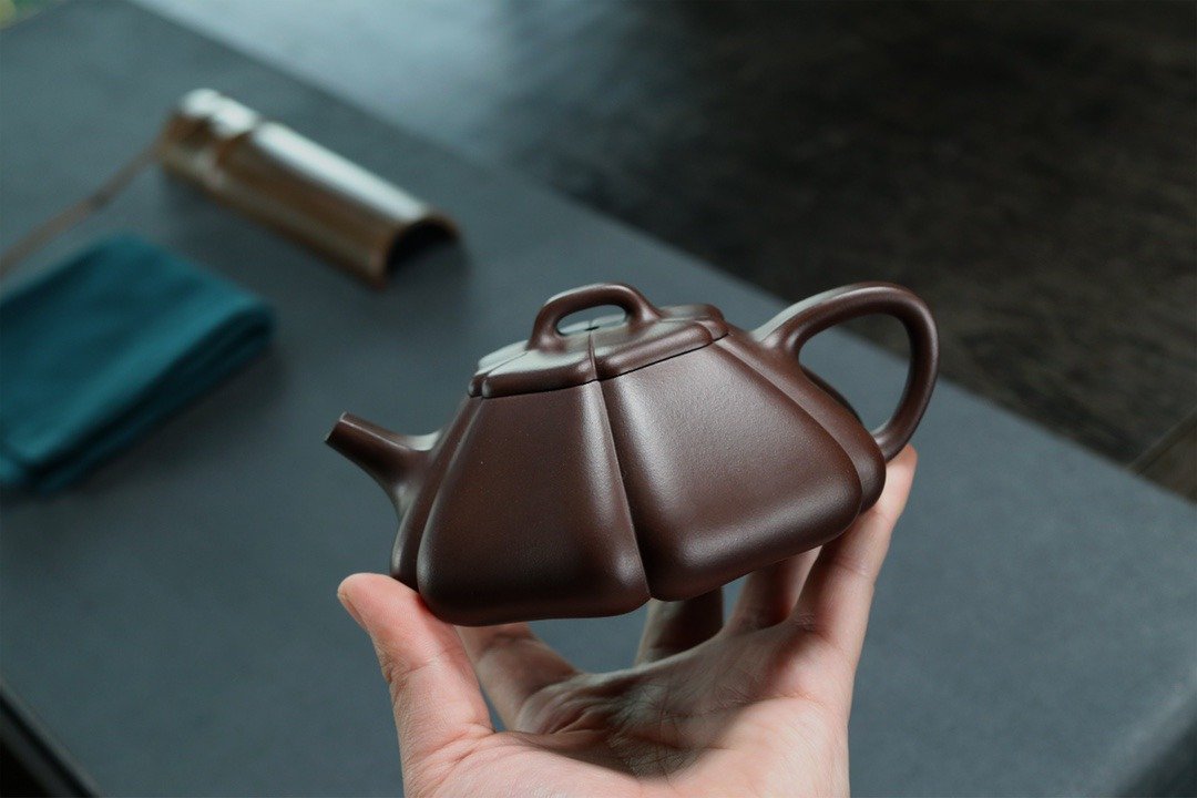 紫砂壶海棠石瓢 玲珑套组  紫泥 230ml 9孔 刘素素作品  极品料 - 茶具/茶杯 - 陶 灰色