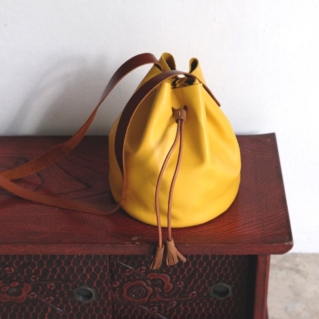Mini Yellow Leather Bucket Bag / Leather Drawstring Handbag - 侧背包/斜挎包 - 真皮 黄色