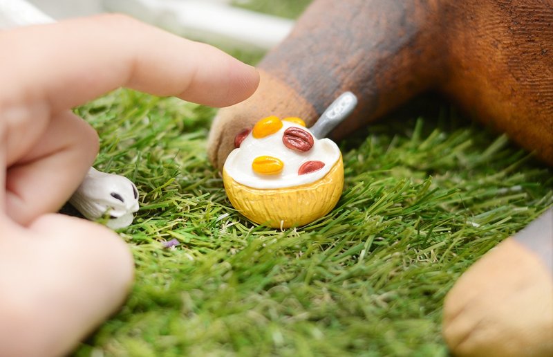 椰子冰淇淋手工别针 - 胸针 - 粘土 白色