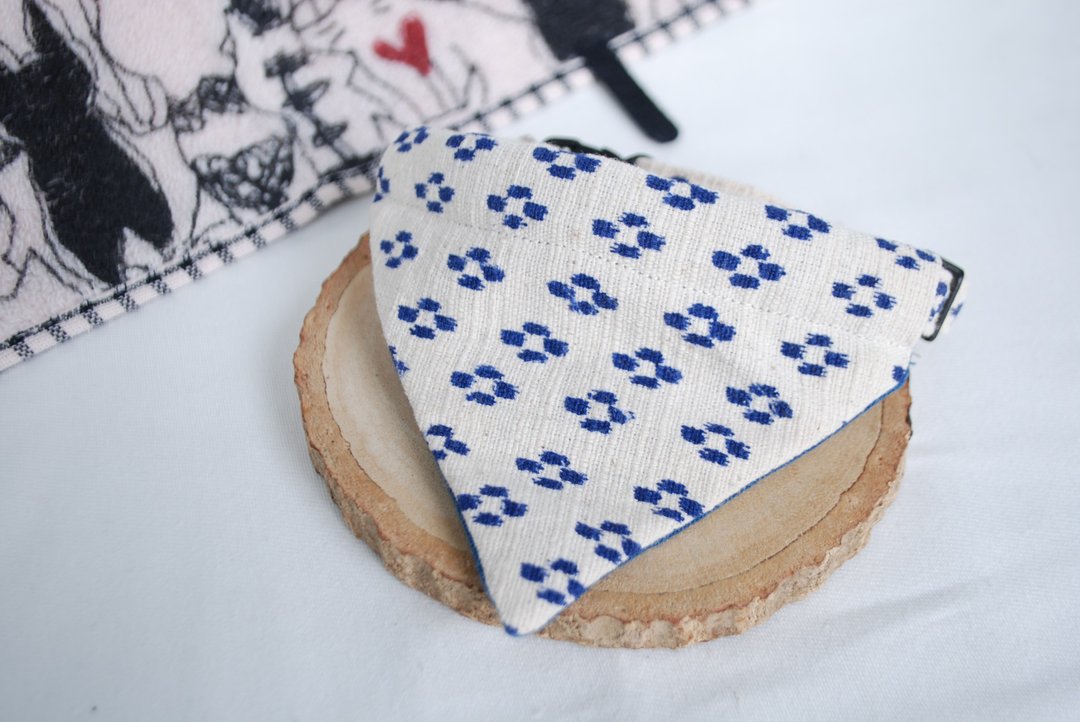 A-NI collar for cats and dogs triangular flag version - 项圈/牵绳 - 棉 白色