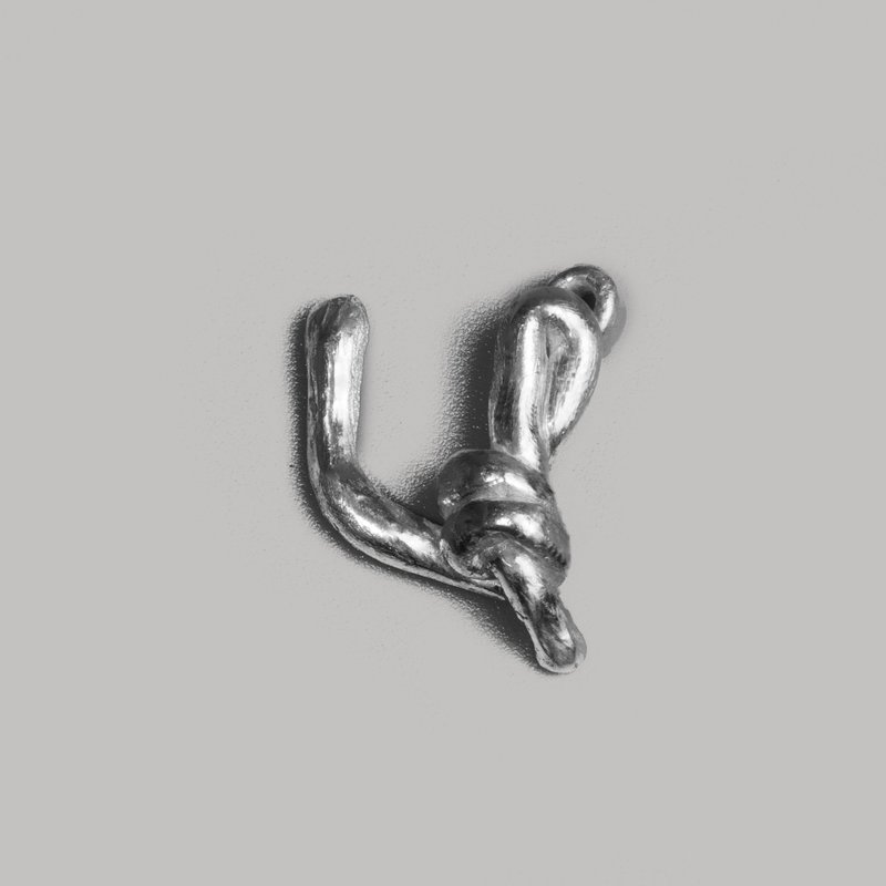 Knot Alphabet 纯银 99.99 字母坠饰 (仅坠饰) / U / - 其他 - 纯银 银色