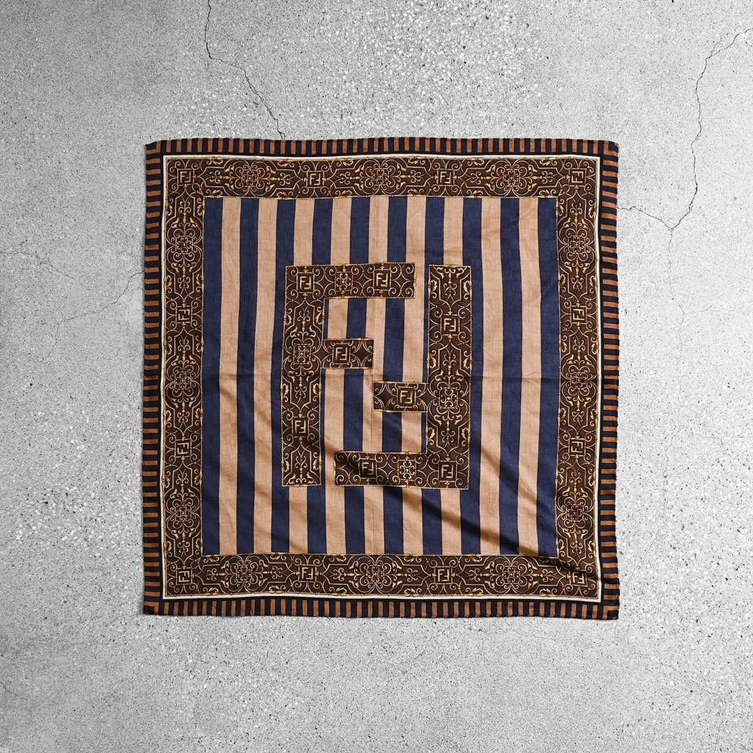 Fendi 古董方巾 / 古董丝巾、丝巾搭配、二手精品、vintage scarf - 手帕/方巾 - 棉 咖啡色