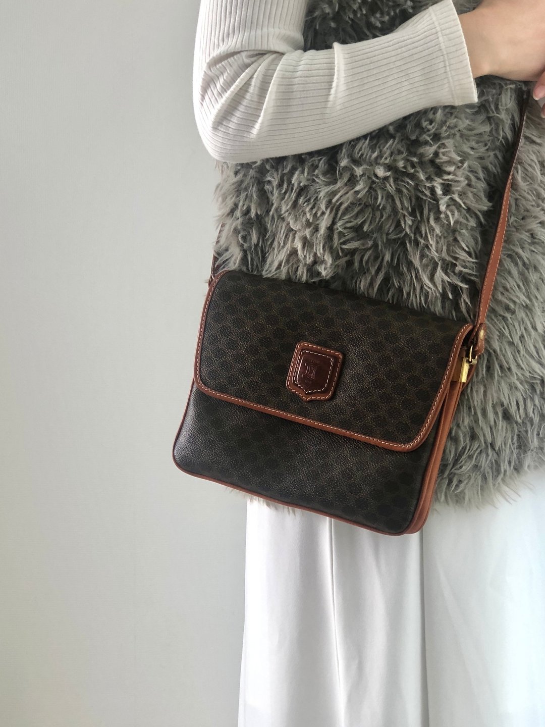 【 日本直送 名牌中古包 】CELINE 赛琳 压印饰纹 侧肩包 棕色 PVC 皮革 vintage 古董 dx5edn - 侧背包/斜挎包 - 真皮 咖啡色