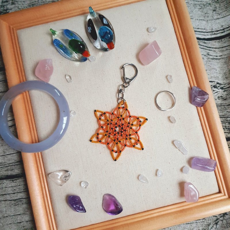 C037-手工编织曼陀罗吊饰 雪花冰晶图腾 - 钥匙链/钥匙包 - 尼龙 橘色