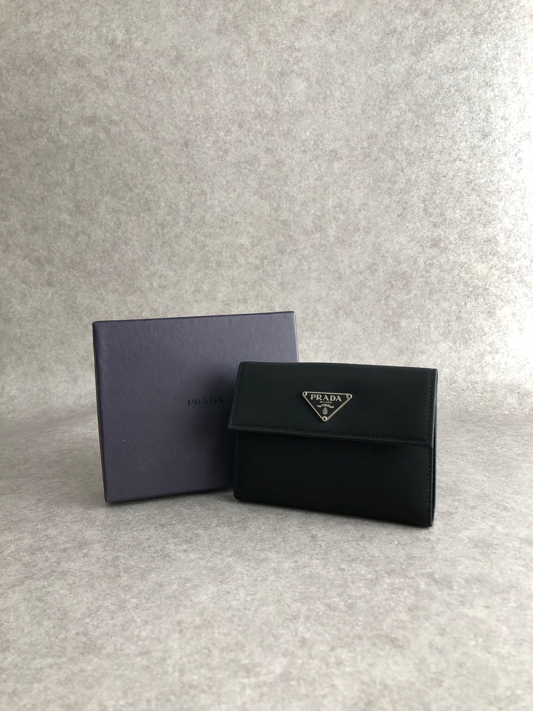 【日本直送 名牌中古包】PRADA 普拉达 钱包 黑色 三角标志 尼龙 三折式 vintage 古董 6bx7gk - 皮夹/钱包 - 尼龙 黑色