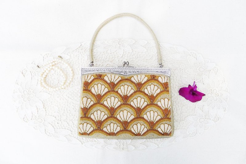 70s Japanese Vintage Handmade Beaded evening purse, graphic pattern, RETRO - 手提包/手提袋 - 塑料 金色