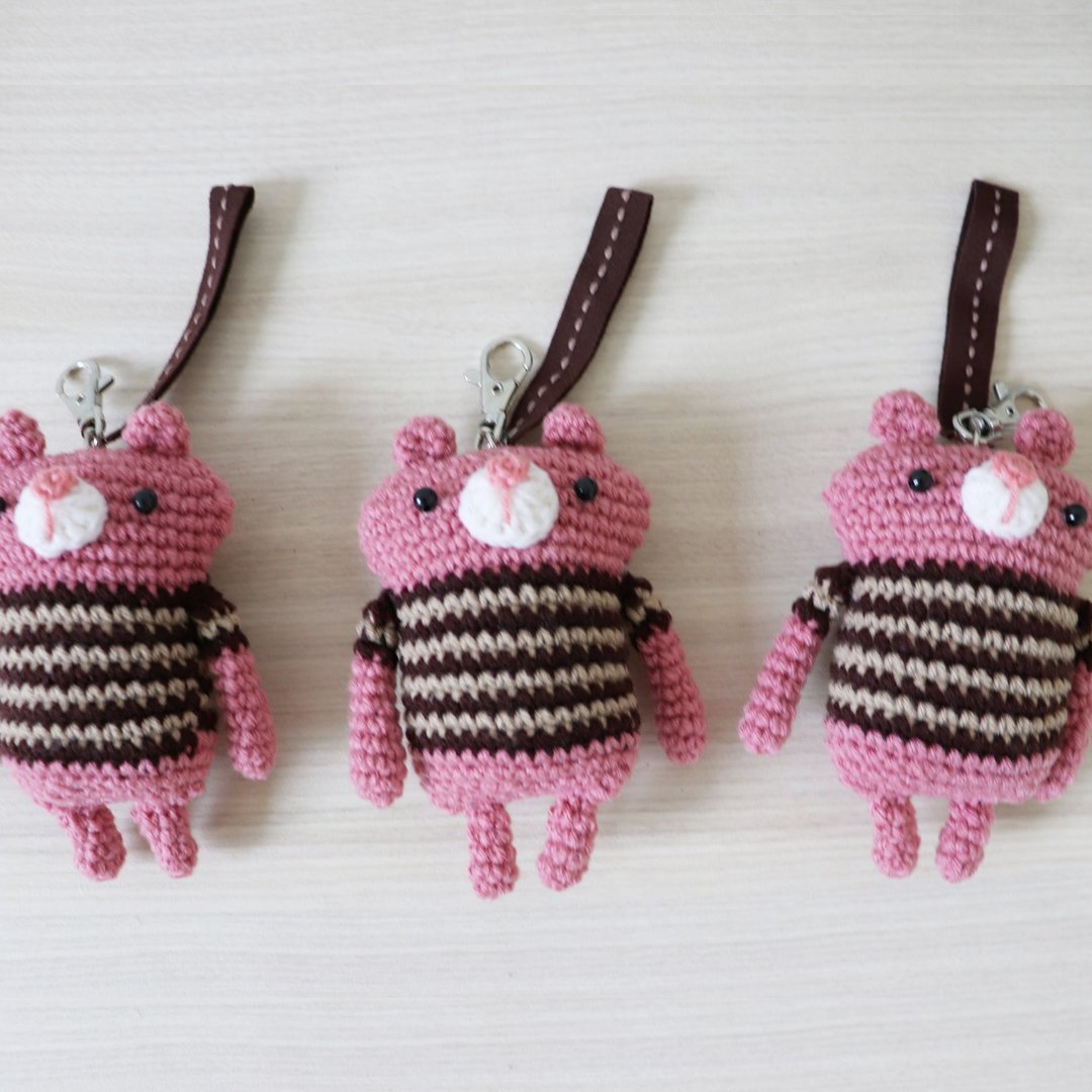 Knitted key chain  - Bear - 钥匙链/钥匙包 - 其他材质 多色