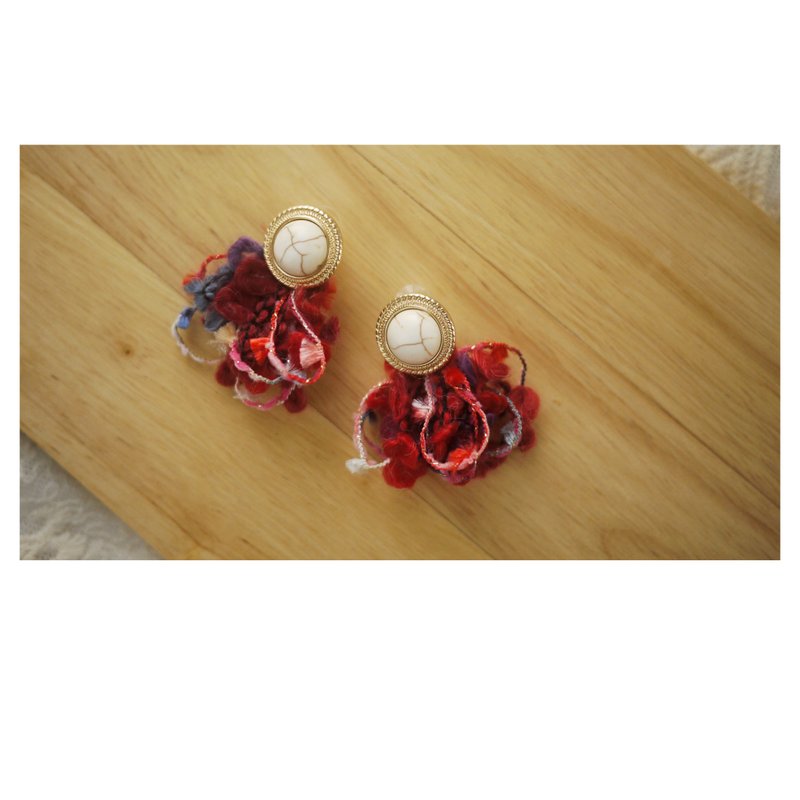 小宇宙 | 穿式耳环 | 钢针 | pierced earrings | unique - 耳环/耳夹 - 其他材质 红色