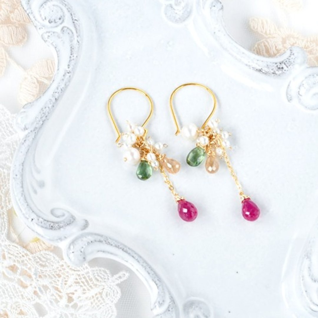 Ruby Aya Earrings - 耳环/耳夹 - 宝石 