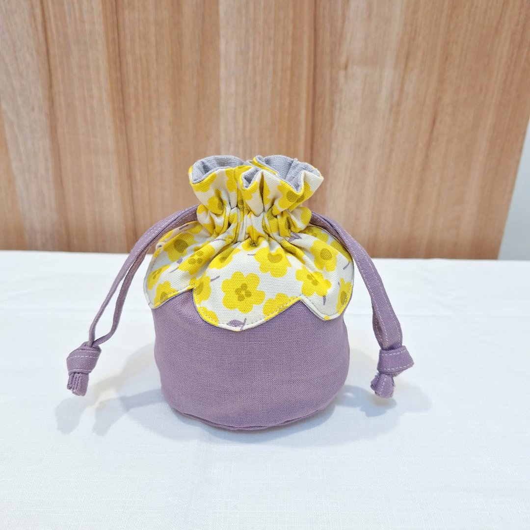 *【 MY HANDMADE 】 小黄花圆底束口袋-紫* - 化妆包/杂物包 - 棉．麻 紫色