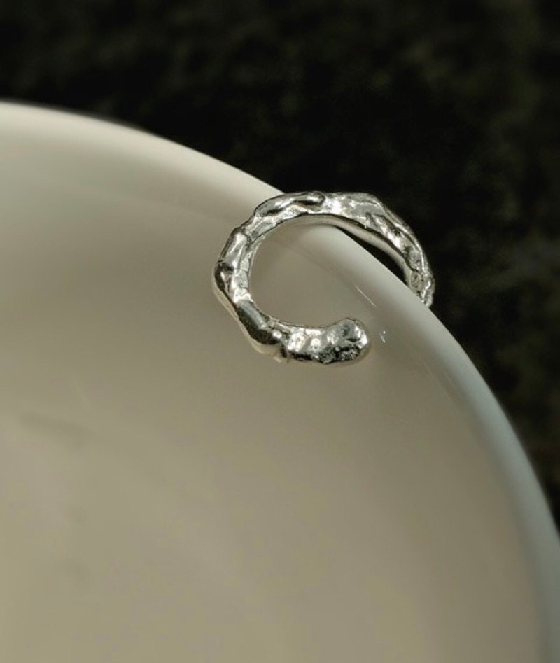 熔岩 │ 纯银日常耳骨夹 - 耳环/耳夹 - 纯银 银色