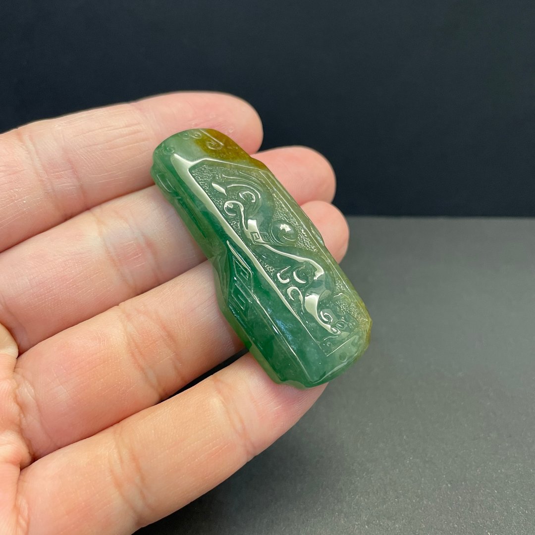 瀚玉珠宝 老三彩仿古雕花牌子 老三彩缅甸玉 天然翡翠牌 黄加绿 - 其他 - 玉石 