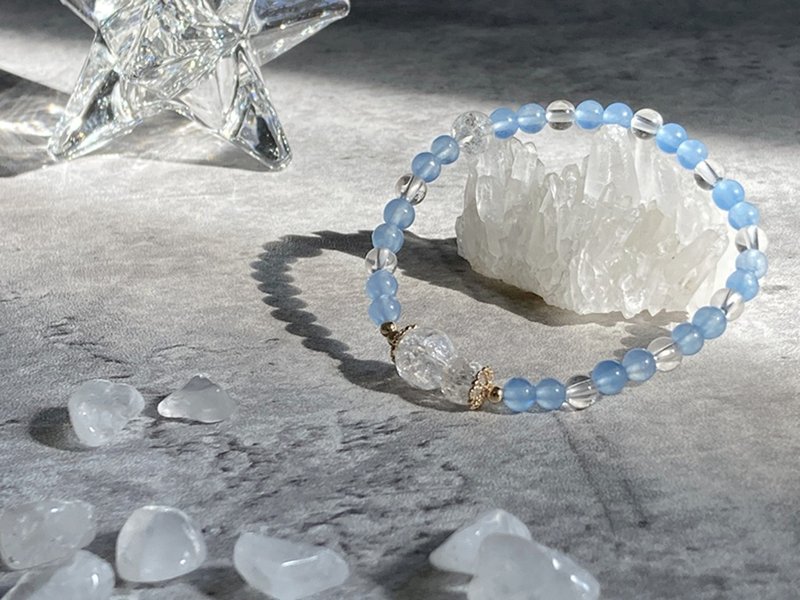 【在水一方。天然水晶手串】蓝玉髓、白水晶|4MM小水晶 - 手链/手环 - 其他材质 蓝色